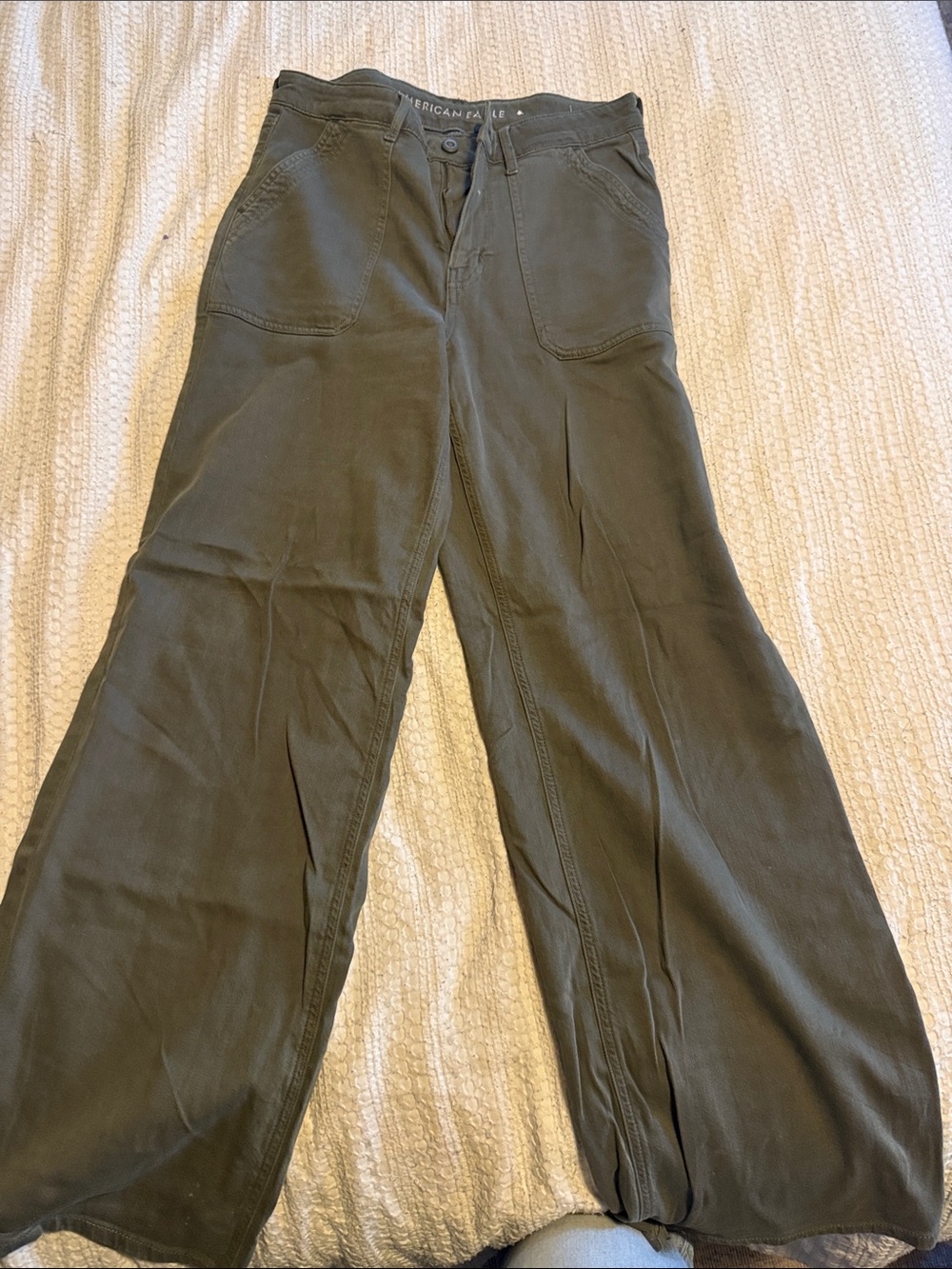 American Eagle Outfitters Olive Green Wide-Leg Chinos